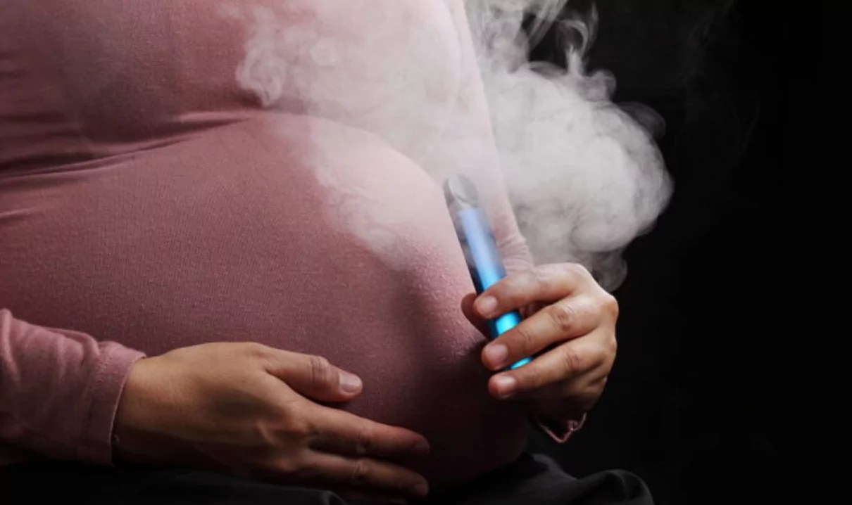 Understanding the Risks of Vaping During Pregnancy Ecigator