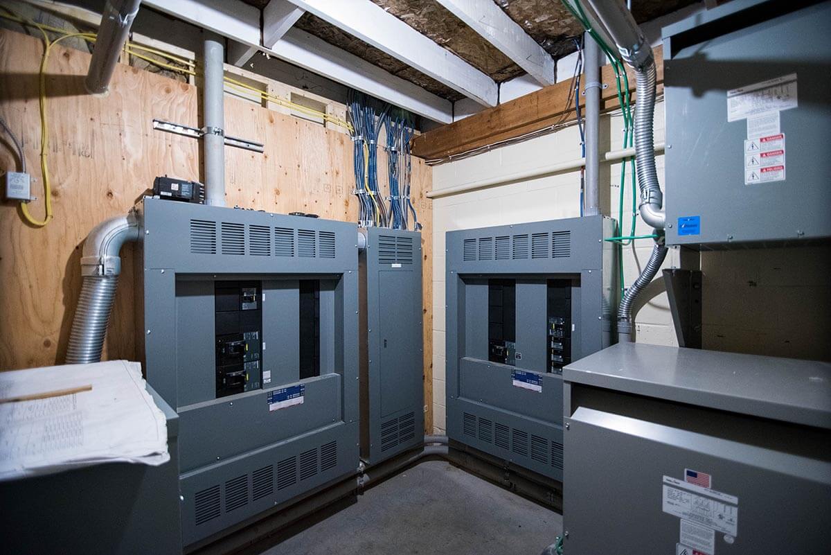 Warrington Farm Meats Experience. Commitment. Integrity. eciService