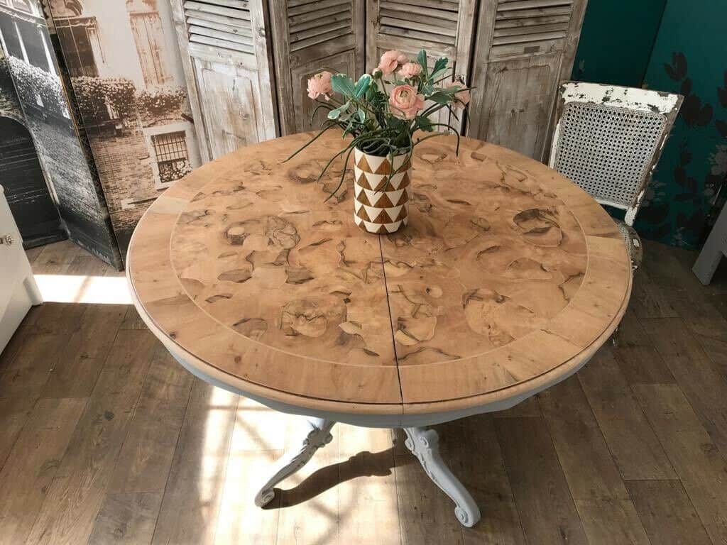 Shabby chic round extending dining table ECLECTIVO London Furniture
