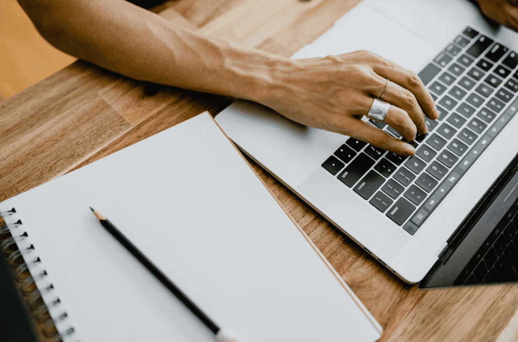 Unmasking Deepfakes How Forensic Experts Spot Digital Deception(05)