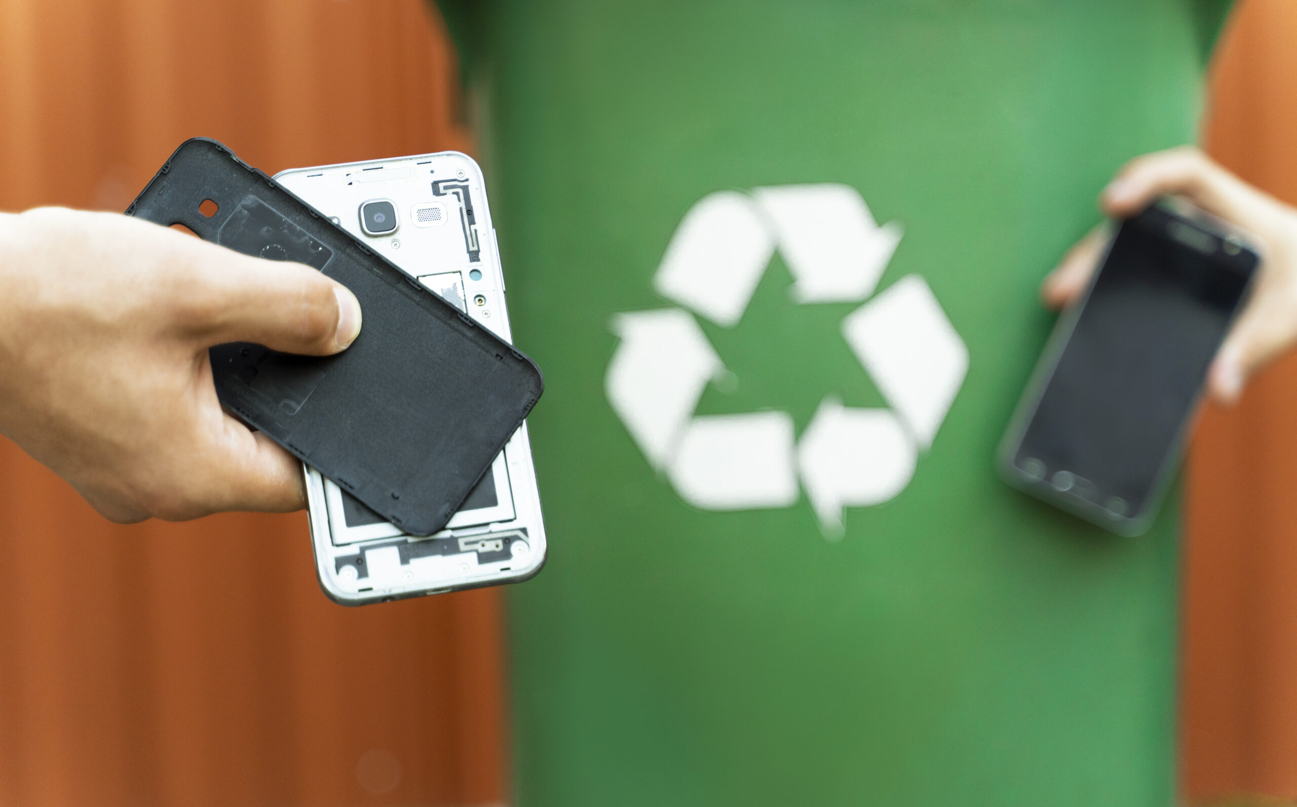 How to achieve zero waste with old smartphones? Eco18