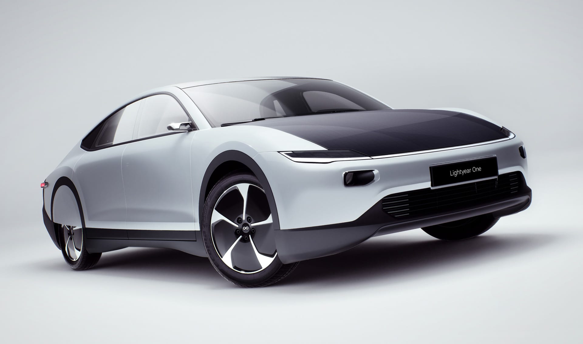 Lightyear ultima la producción del techo solar para su coche eléctrico