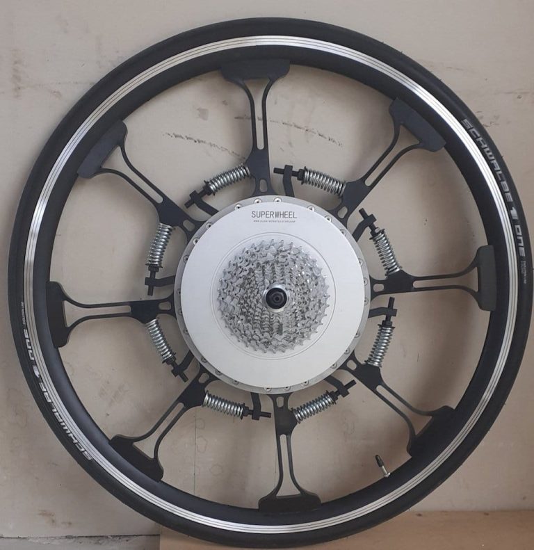 SuperWheel, la "superrueda" que usa el peso del ciclista para propulsar