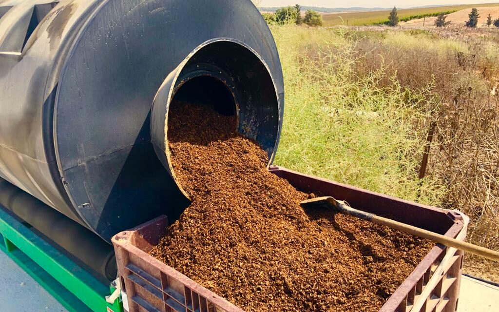 Ecodrum fabrica gigantescos compostadores de residuos únicos que