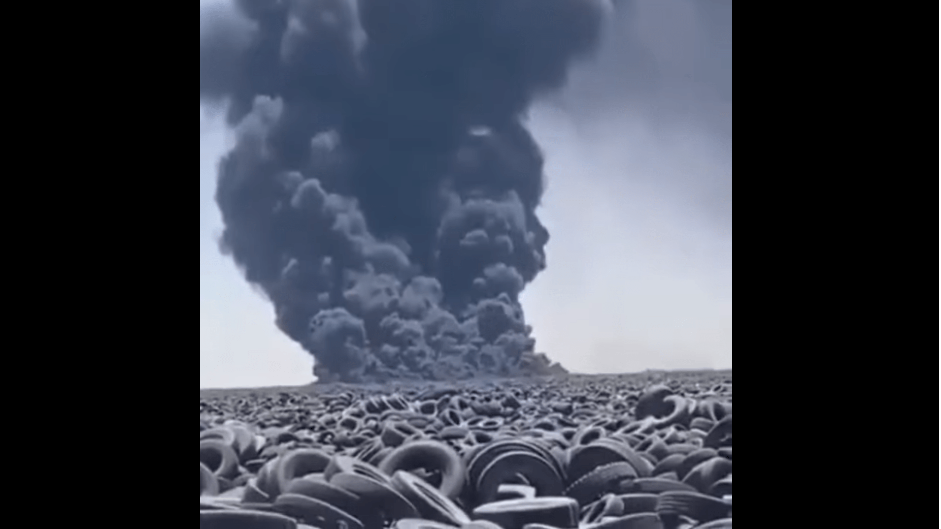 A fire broke out at the world’s largest tire dump in Kuwait EcoLife