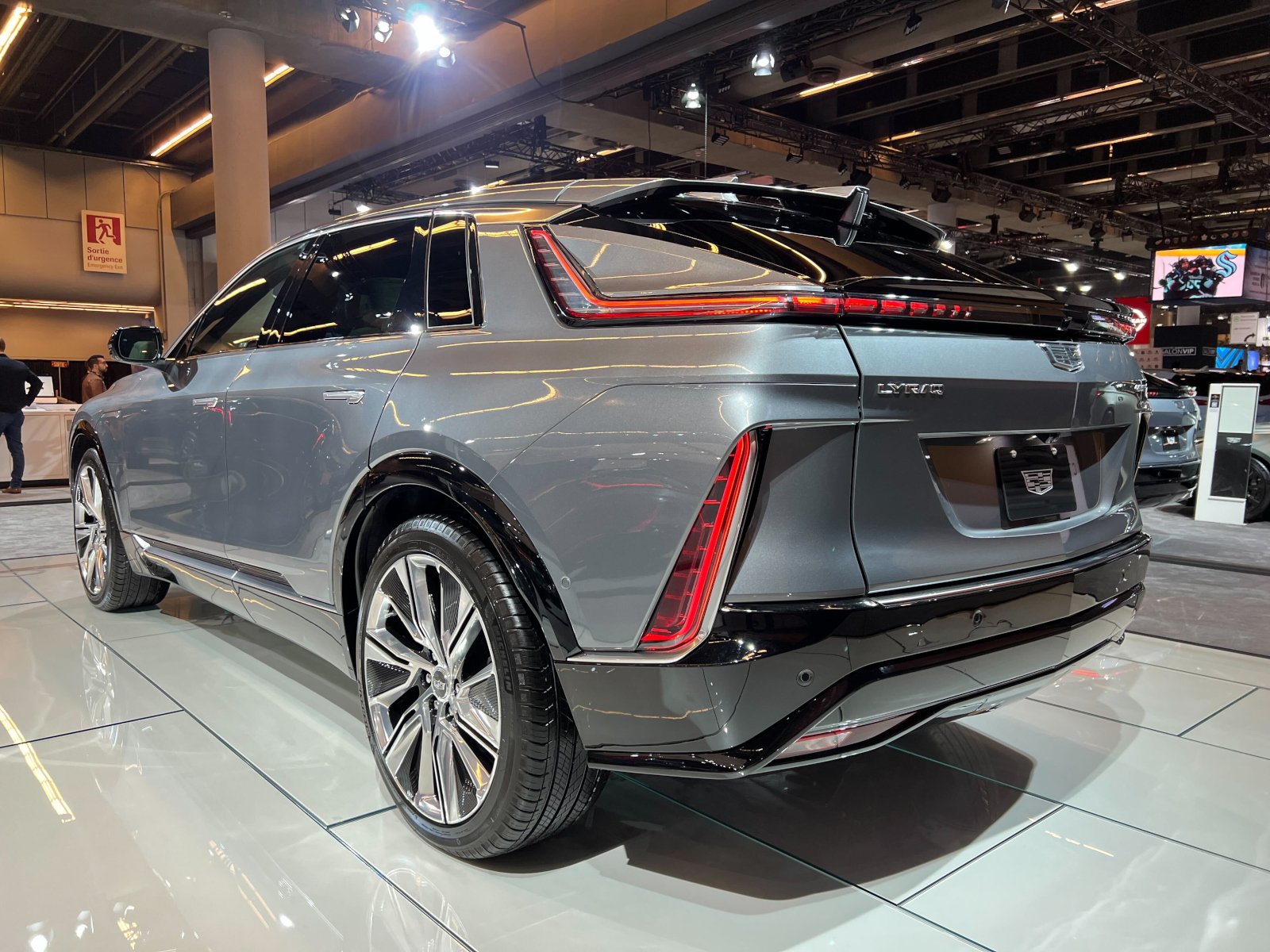 Hertz ajoute le Cadillac Lyriq et Chevrolet Silverado EV à sa flotte