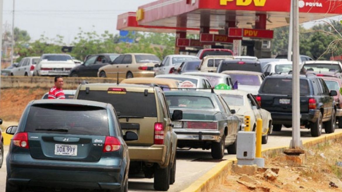 Venezuela Announces Car Census to Ration Gasoline