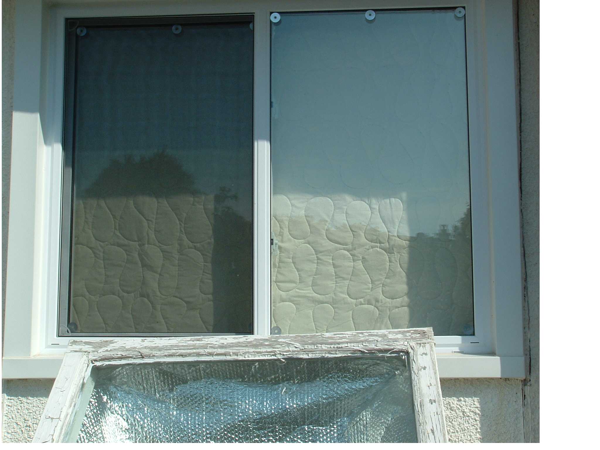 Econogics Removable Window Insulation (quilts, polystyrene, etc.)