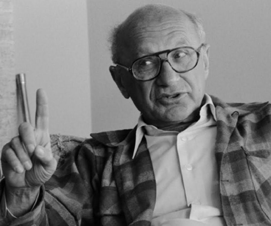 Milton Friedman Biografía, quién es y qué hizo Economipedia