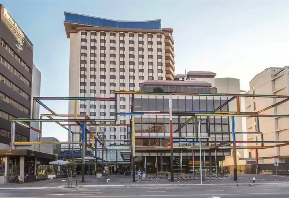 Sonae Capital põe à venda edifício Porto Palácio Hotel. Não vende por