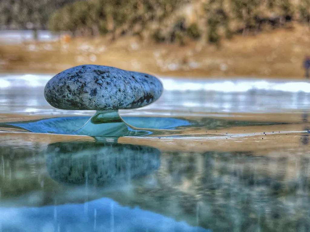 Baikal Zen el fenómeno natural que hace que las piedras leviten