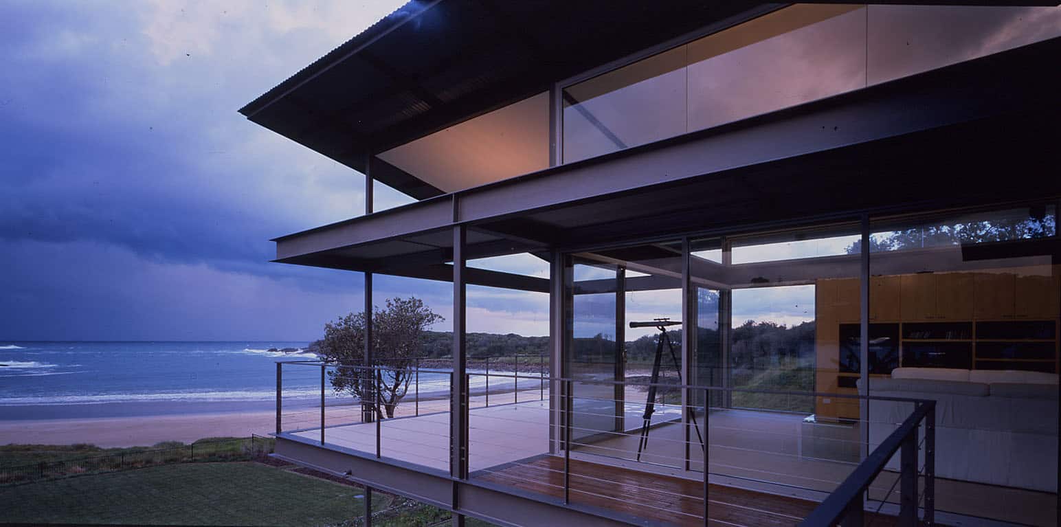 Bold floating roof architecture in Boat Harbour