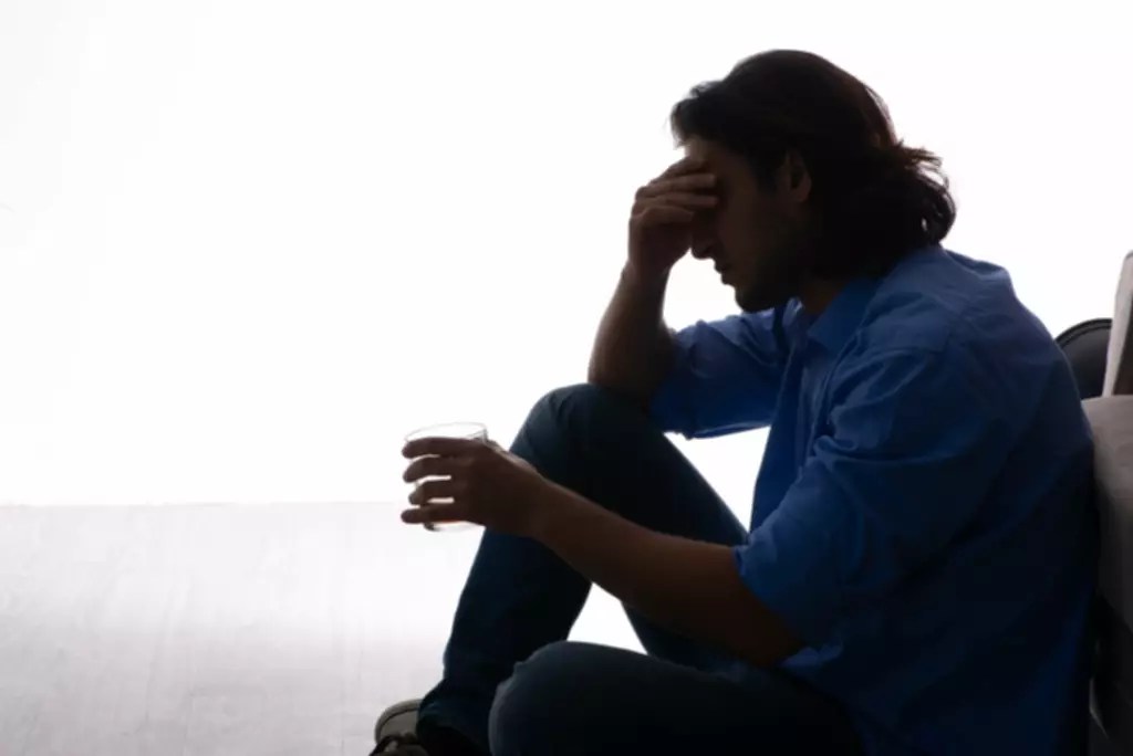 Why Alcohol Makes You Feel Hot and Sweat After Drinking EcoSoberHouse