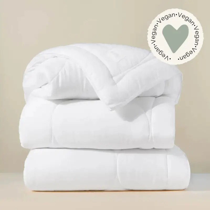 8 Vegan Comforters for a Cozy Sleep (2024)