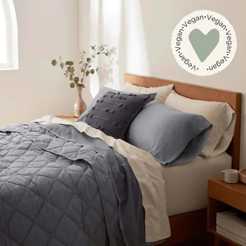8 Vegan Comforters for a Cozy Sleep (2024)