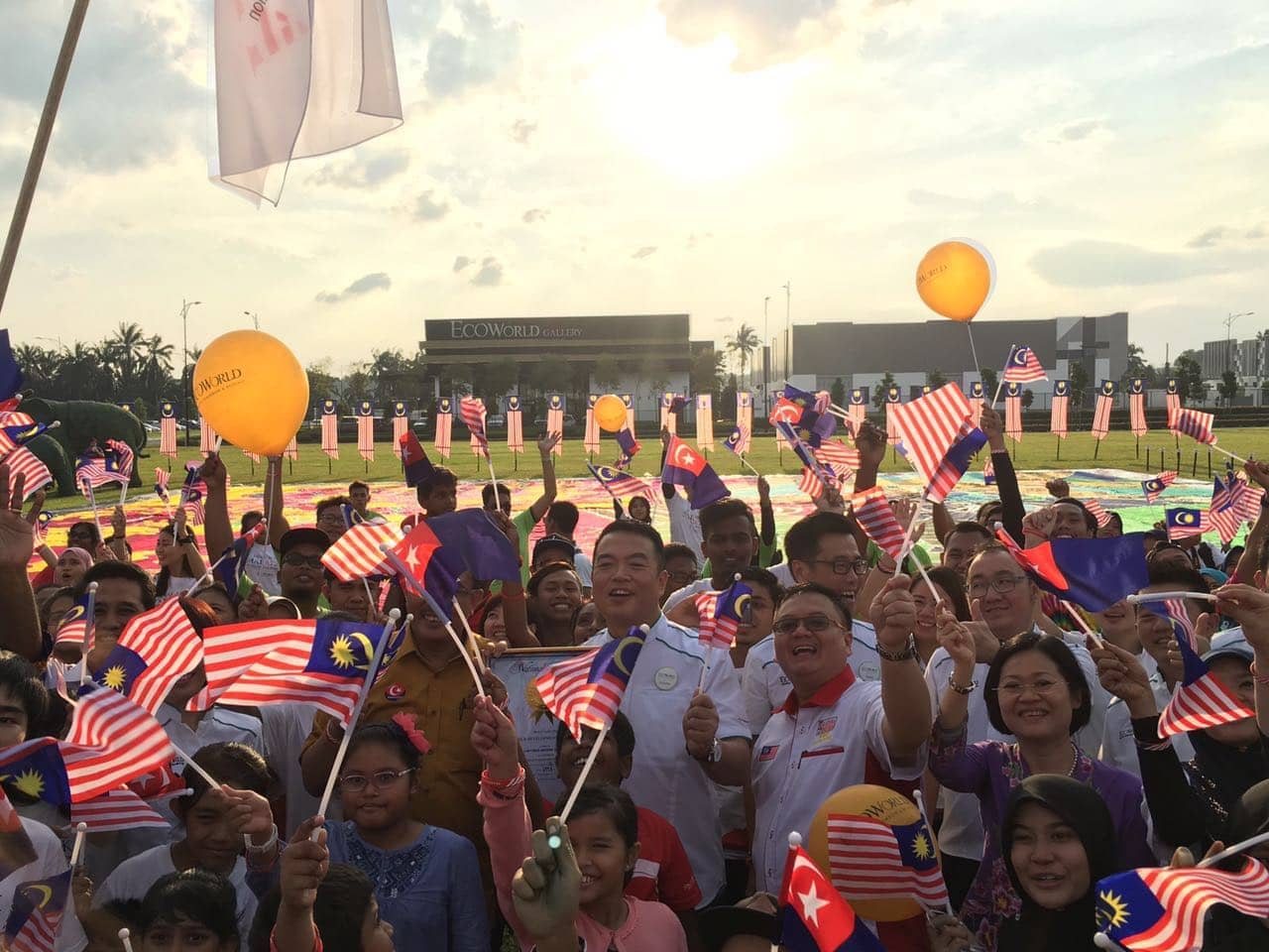 AnakAnakMalaysia: The Biggest Batik in Malaysia  EcoWorld