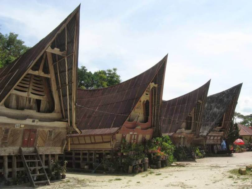 Rumah Adat Papua, Gambar & Penjelasan Mengenai Keunikannya