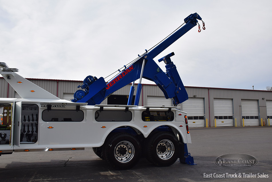 2017 Peterbilt 389 Truck & 2017 JerrDan 25 Ton Wrecker