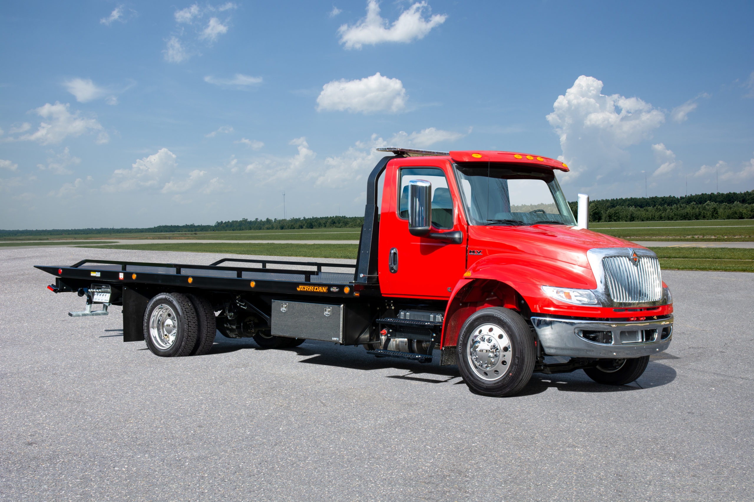 2020 International MV Regular Cab & JerrDan 22 x 102 SRR6TLPW