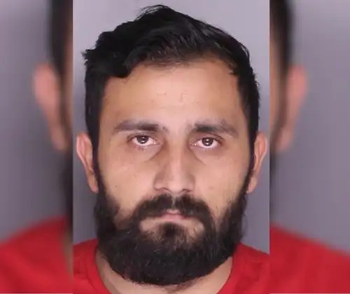 PA Woman Robbed Of Jewelry She Was Wearing In Front Of Home Police