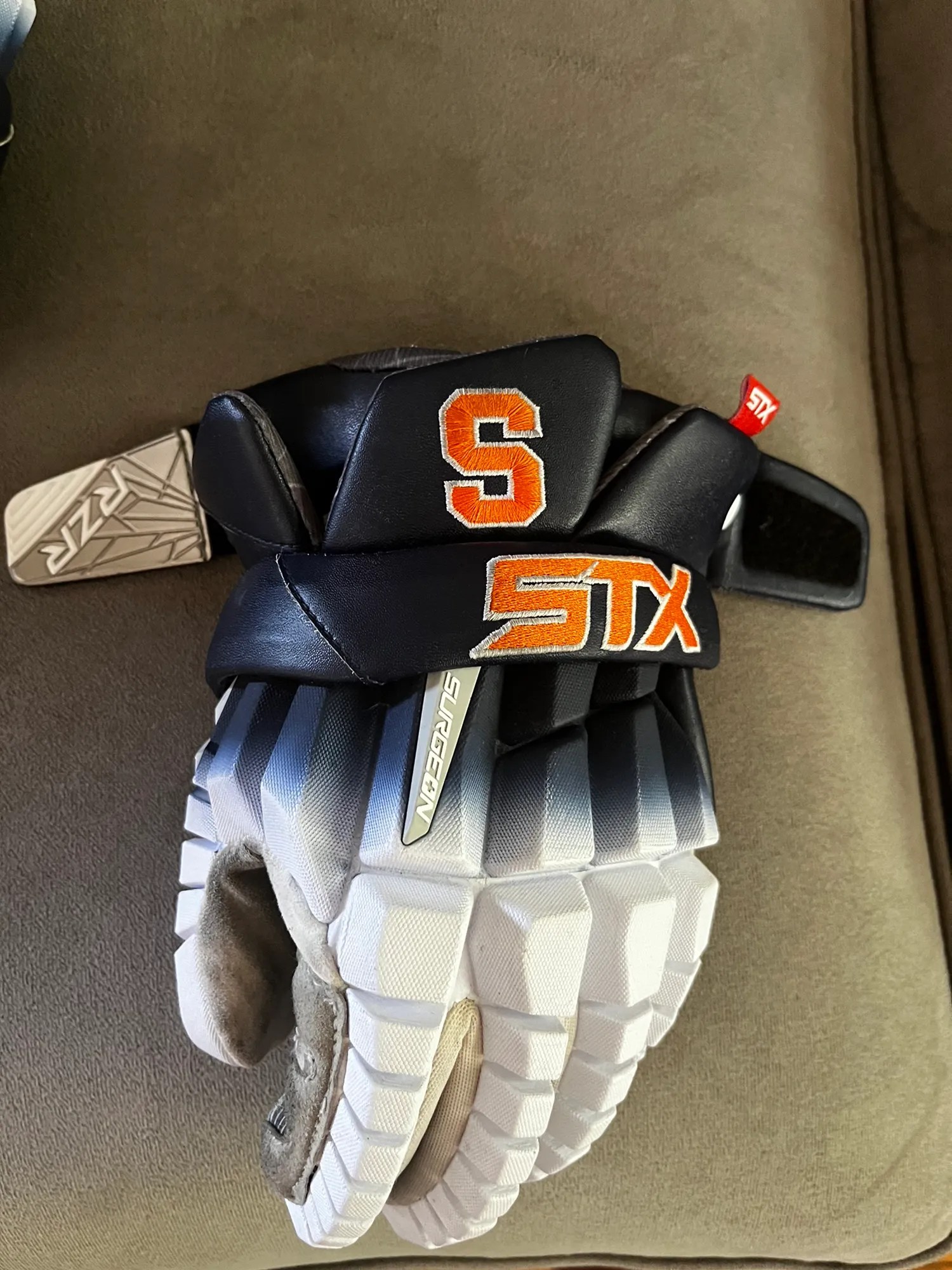 ラクロス グローブ STX Syracuse RZR Surgeon 非売品
