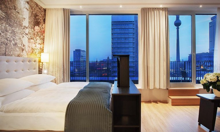 מלון הולידיי אין אלכסנדרפלאץ (Holiday Inn Berlin Centre