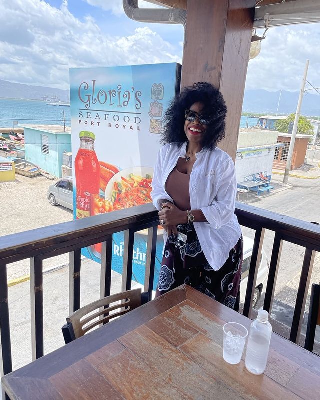 Actress Sheryl Lee Ralph stuns in bikini on vacation in Jamaica The