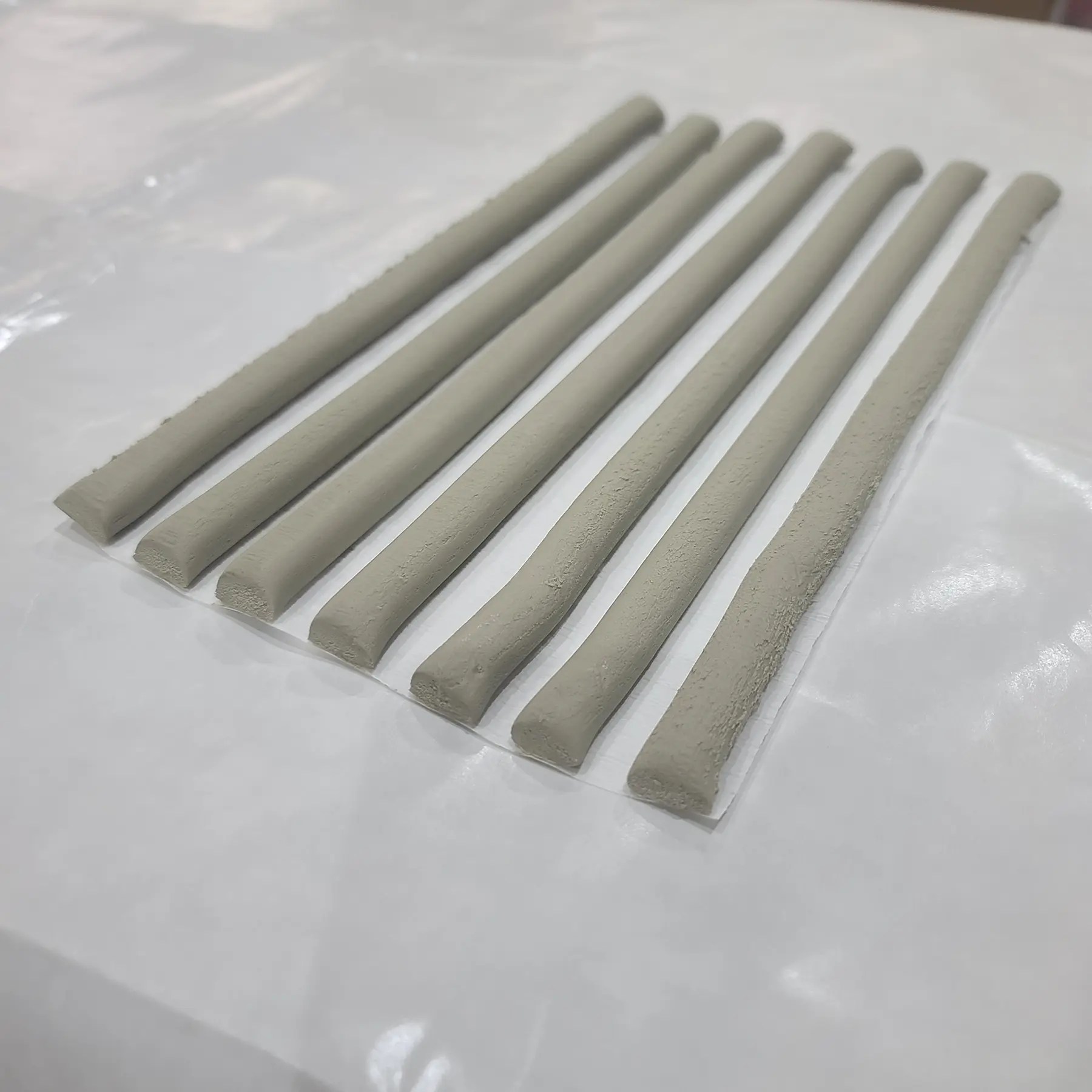 PLIOSEAL 7117 gray duragum thumb putty Edge Adhesives