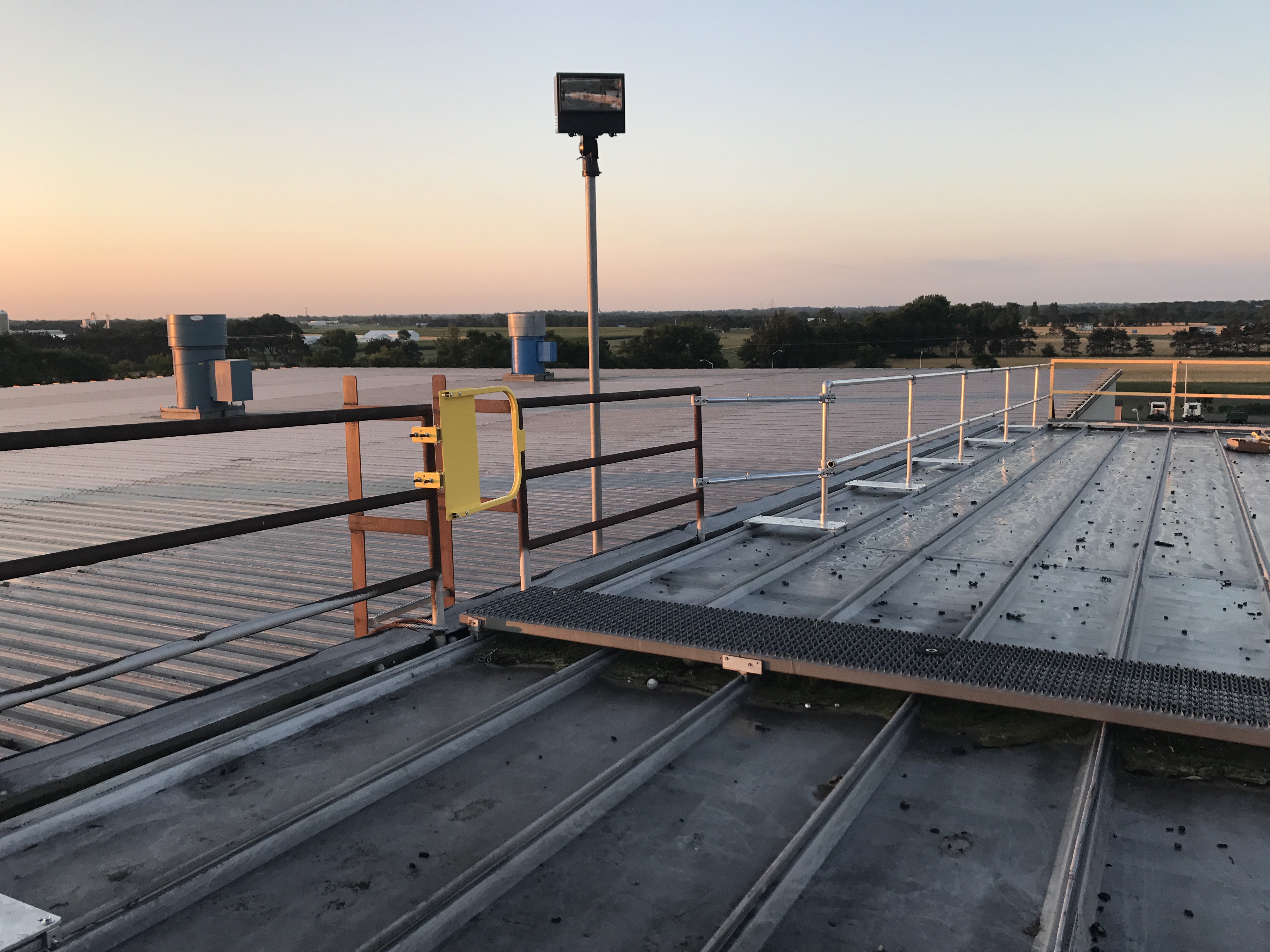 Fall Protection Guardrail Best Systems for Roofs