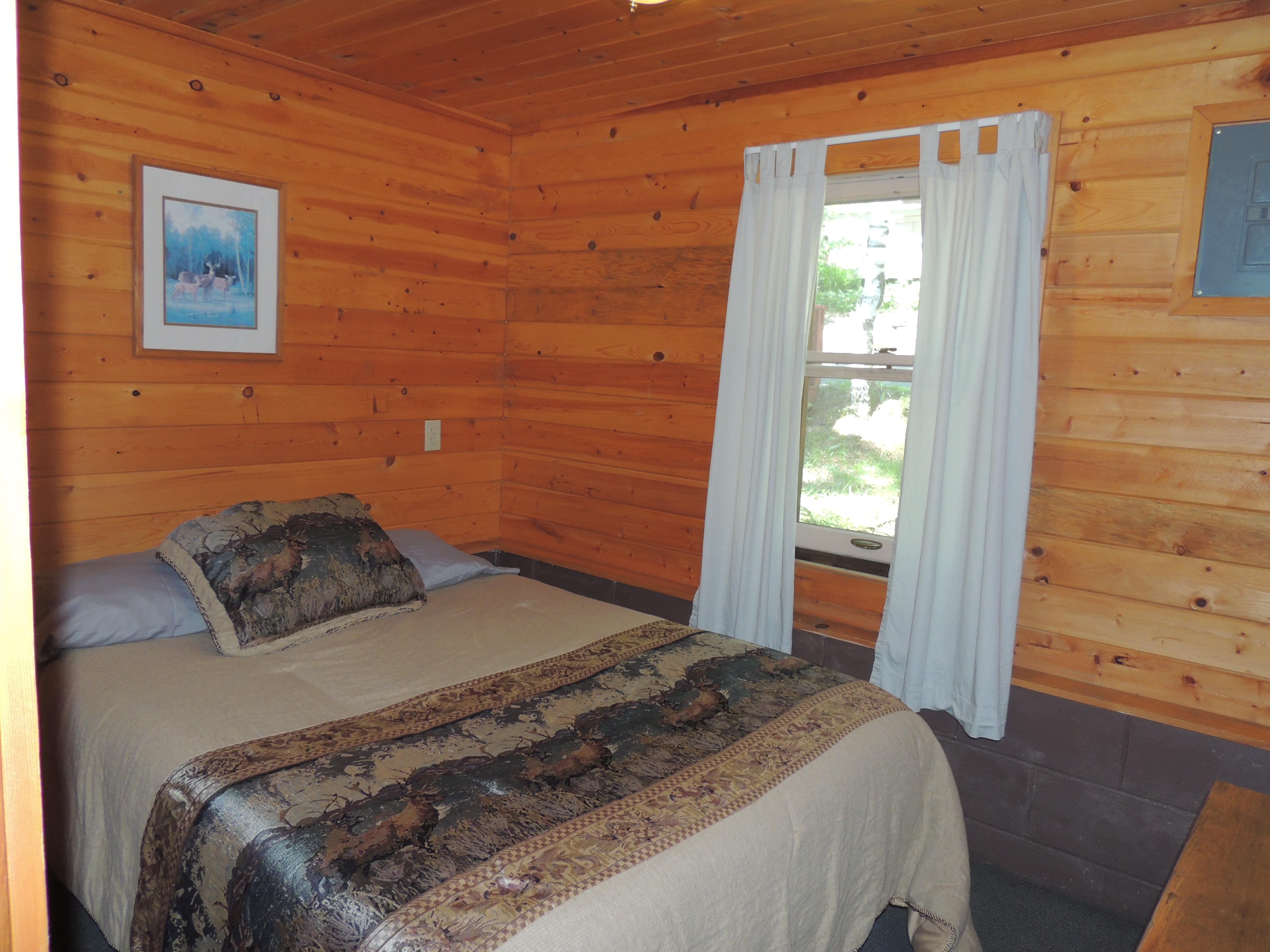 Edgewild Resort Cabin 4 on beautiful West Fox Lake near Fifty Lakes, MN