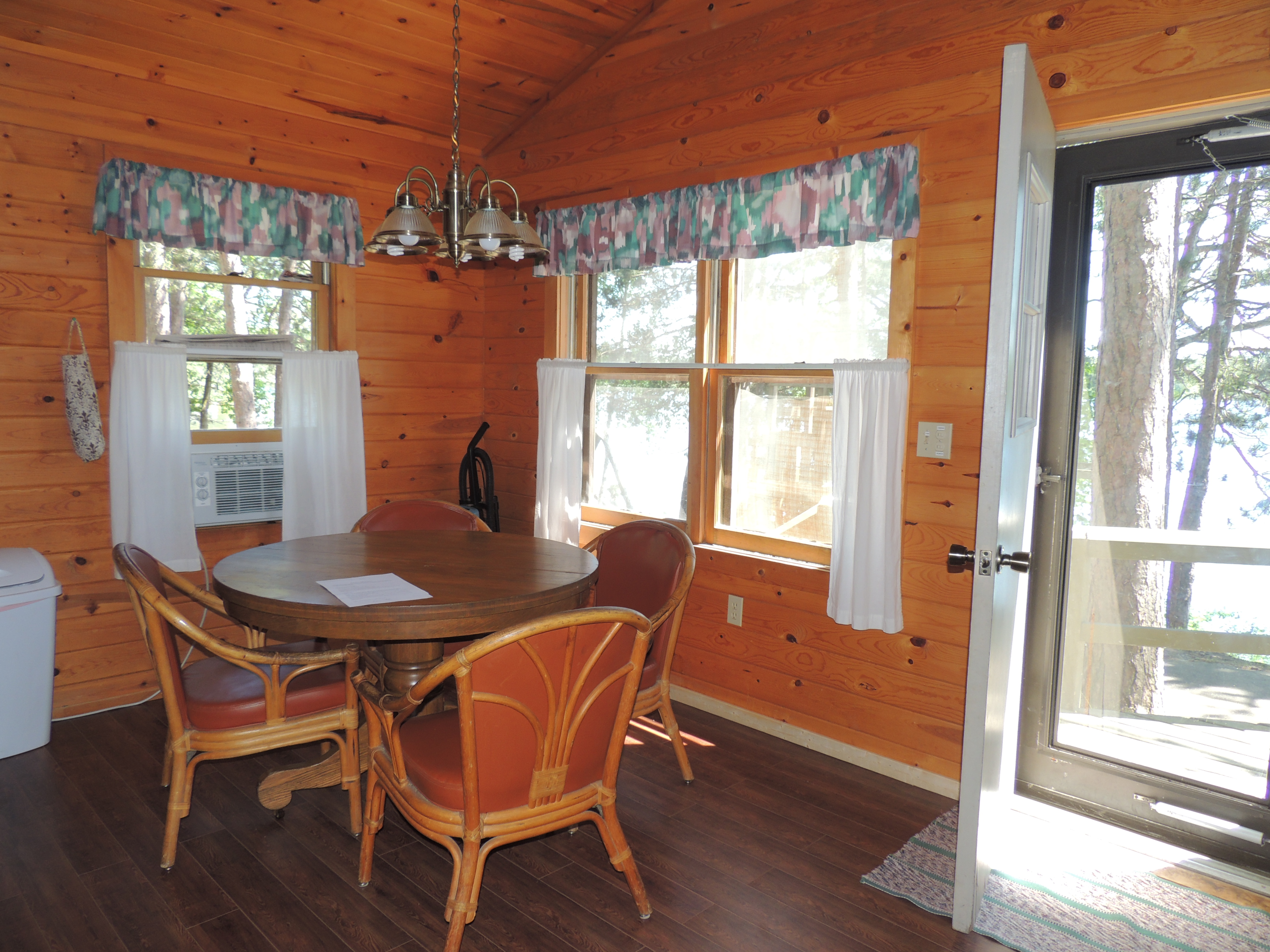 Edgewild Resort Cabin 4 on beautiful West Fox Lake near Fifty Lakes, MN