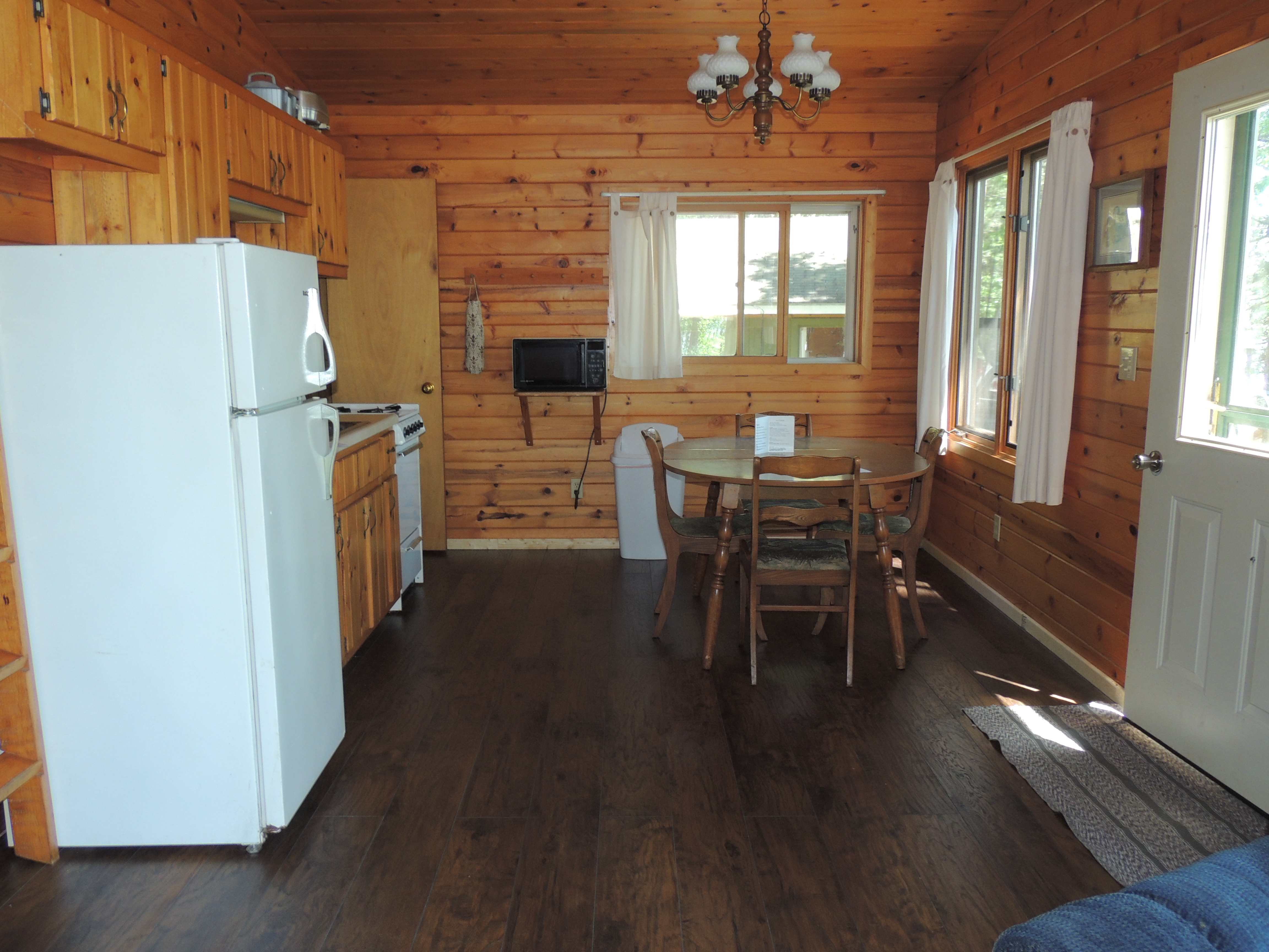 Edgewild Resort Cabin 5 on beautiful West Fox Lake near Fifty Lakes, MN