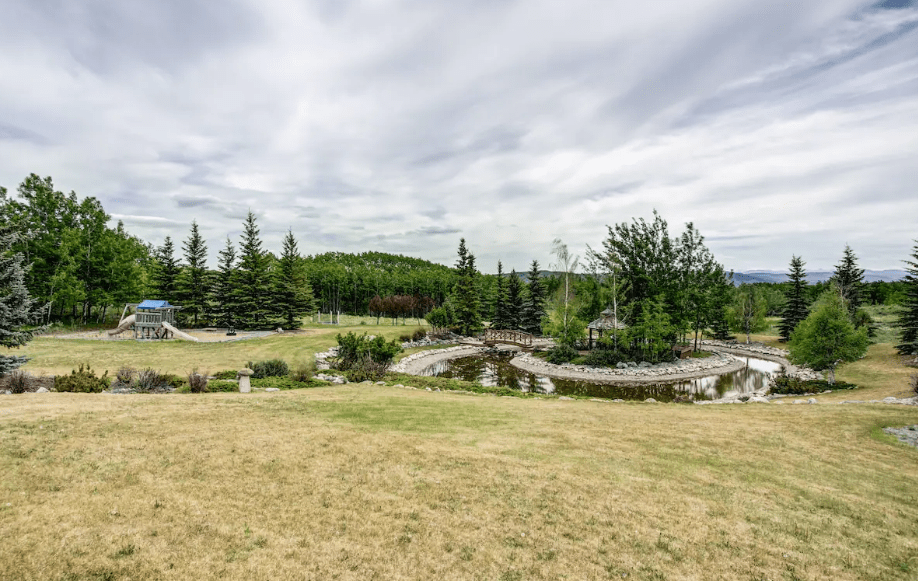 Vacation of the Week Grand Castle on Ghost Lake Edify.