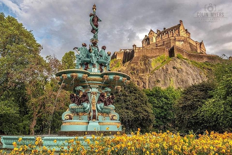 Feature Valentines Day, 14 February, Love and Mindfulness, Walks in