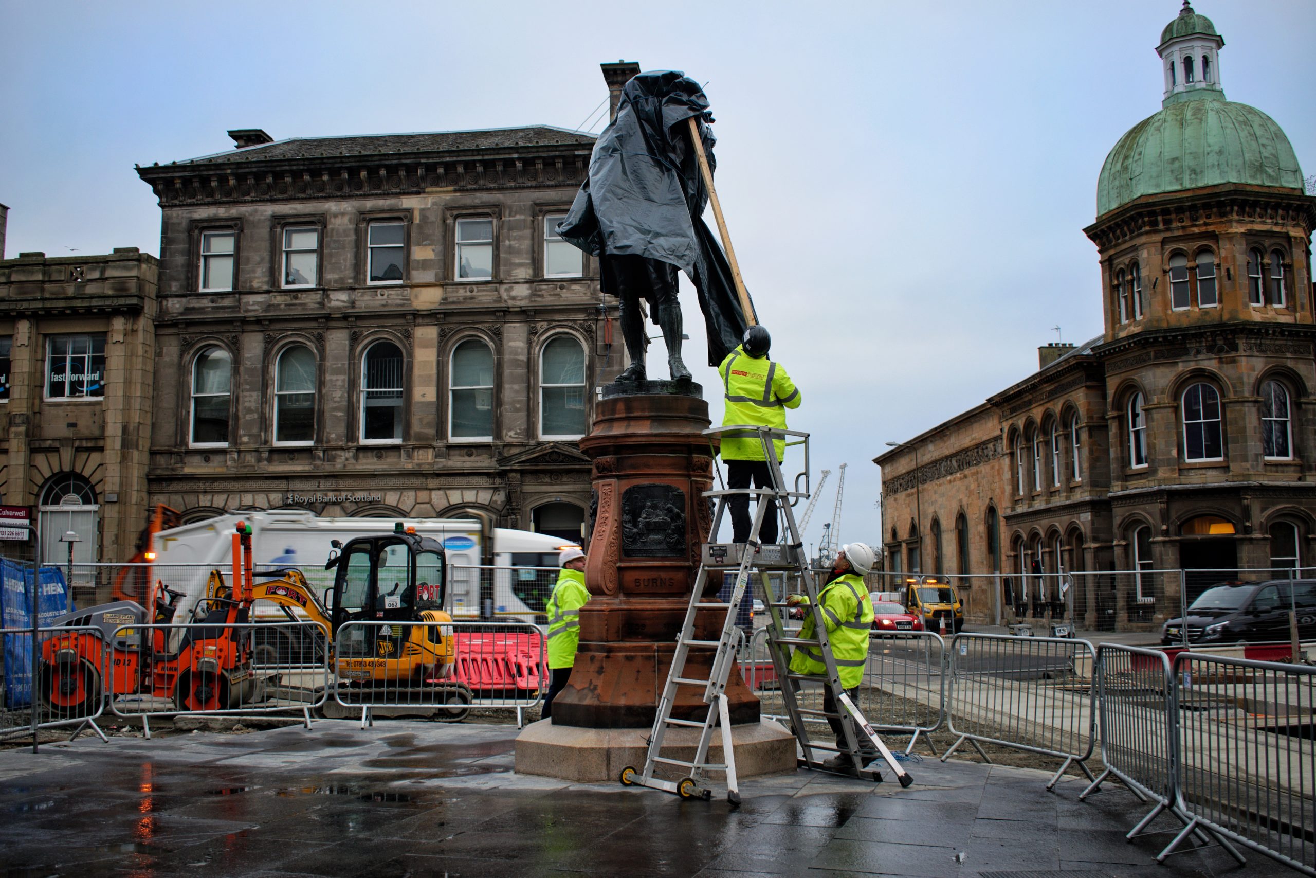 Recently Restored Burns Statue Unveiled in Leith Edinburgh Magazine