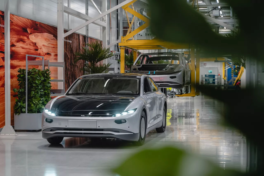 World’s First Electric Car Fully Powered By Sunlight Goes Into