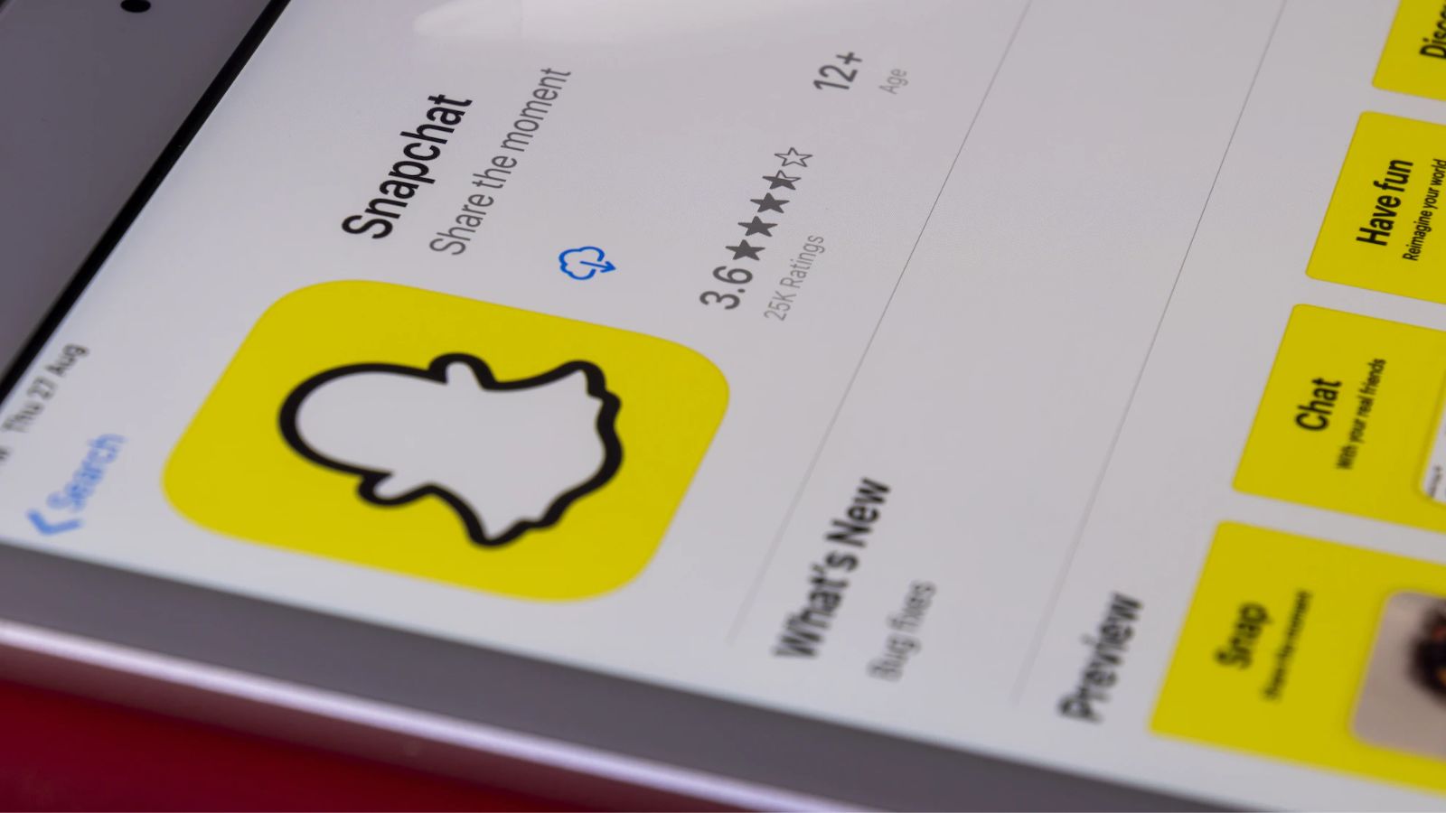 How to half swipe on Snapchat Dexerto