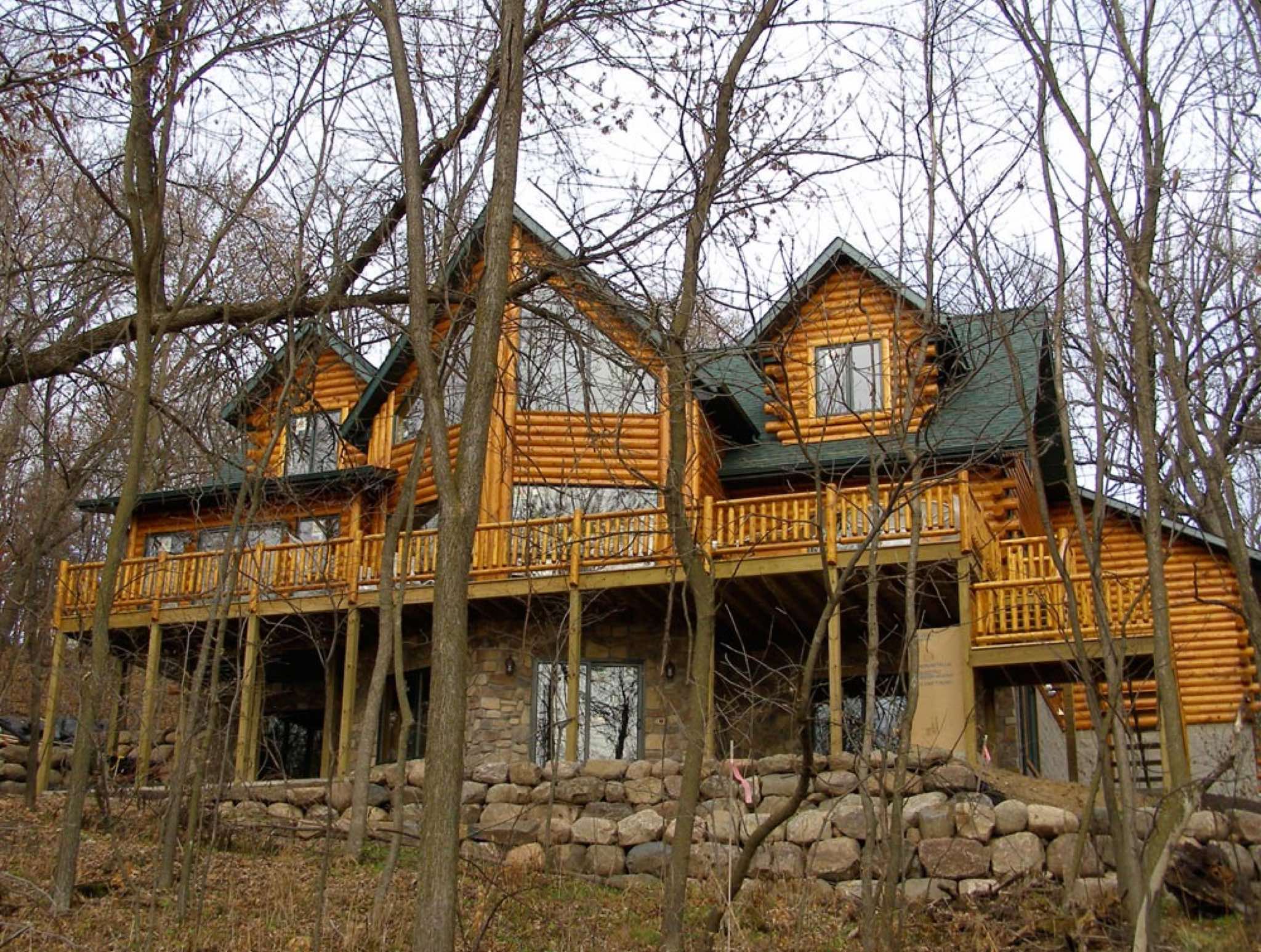 Minnesota Log Home on a Lake