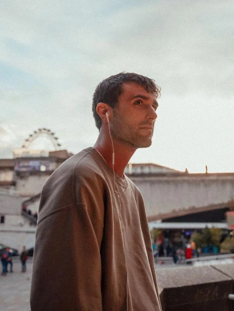 Fred Again..がKendrick Lamaと共にCHANELのオートクチュールショーの楽曲制作を担当！ EDM MAXX