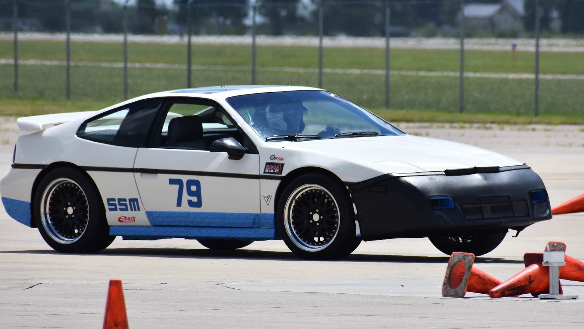 Pontiac Fiero | The Mid-Engined 2 Seat Sports Car With a Short Lifespan