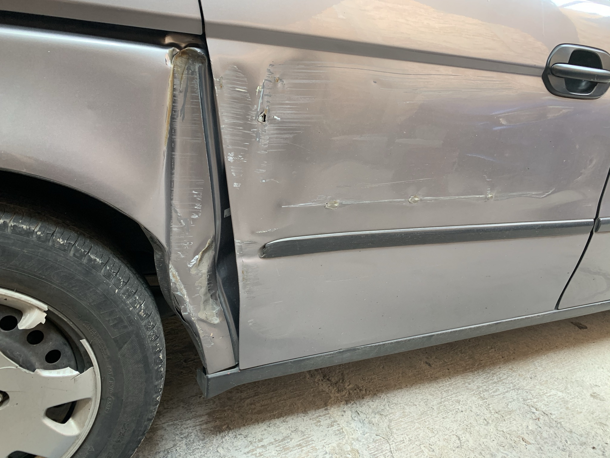 Honda Odyssey 2005 (Laminado y pintura costado Der. y puerta Trasera
