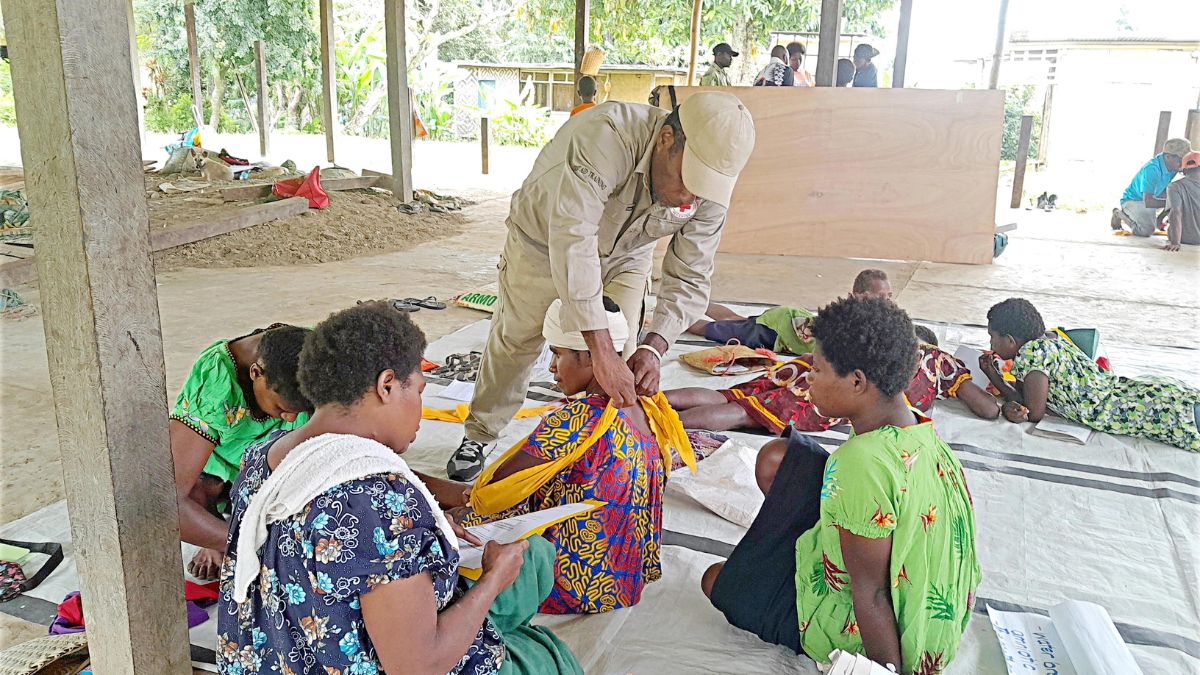 Remote villagers undertake Commerical First Aid training