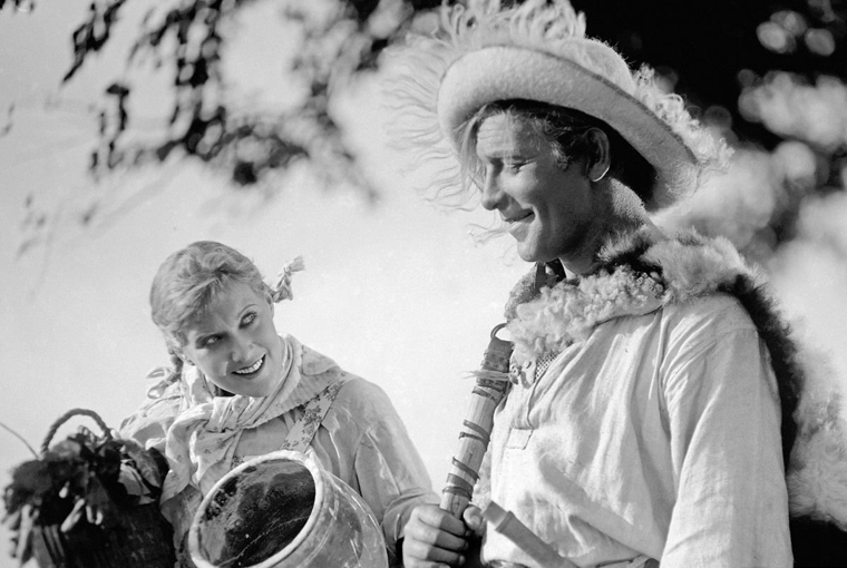 Grigorii Aleksandrov’s Jolly Fellows (Vesëlye rebiata, 1934) and the