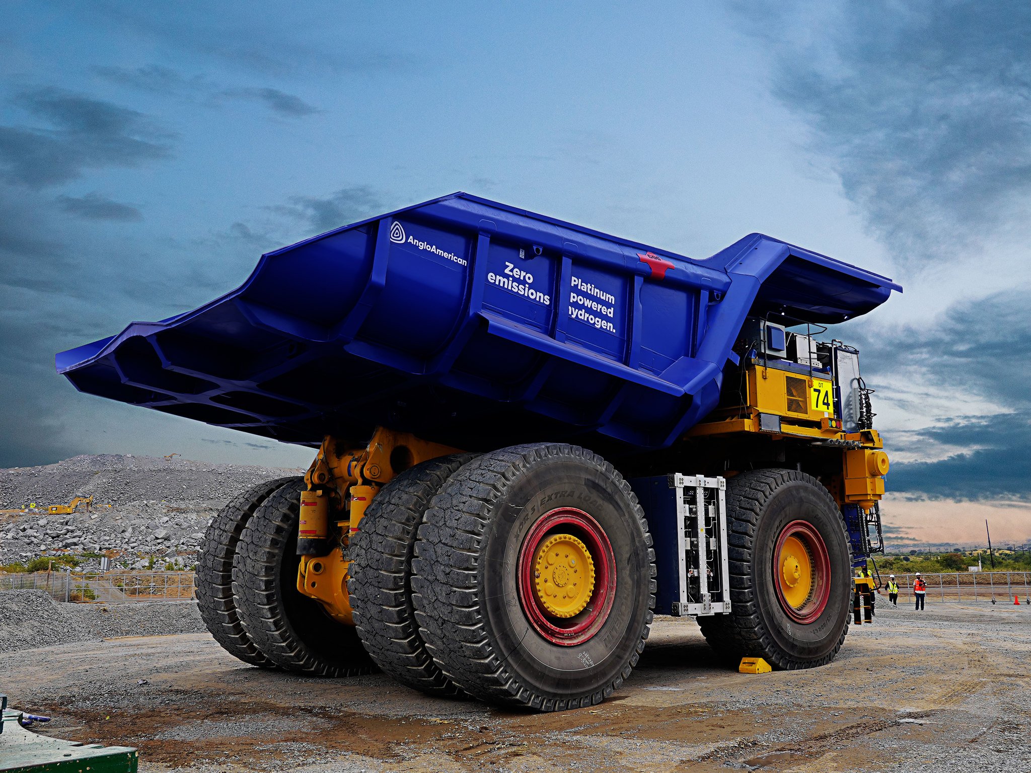 Mine Truck Powered by Massive Battery Hydrogen Fuel Cell Launches in