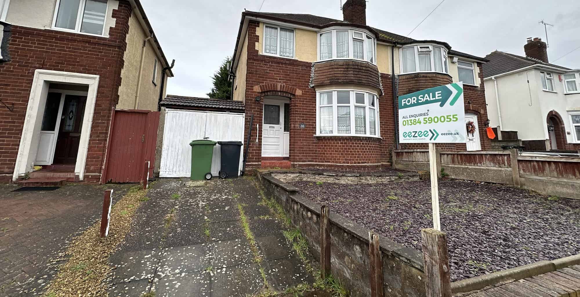 35 Windsor Grove 35 Windsor Grove, 3 bed 1 to this three