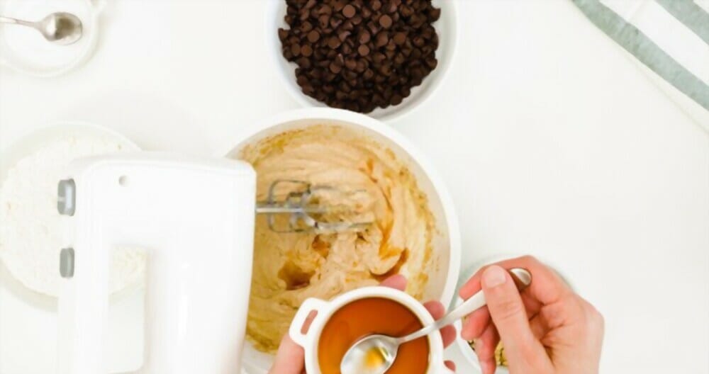 Can You Put Vanilla Extract in Coffee?