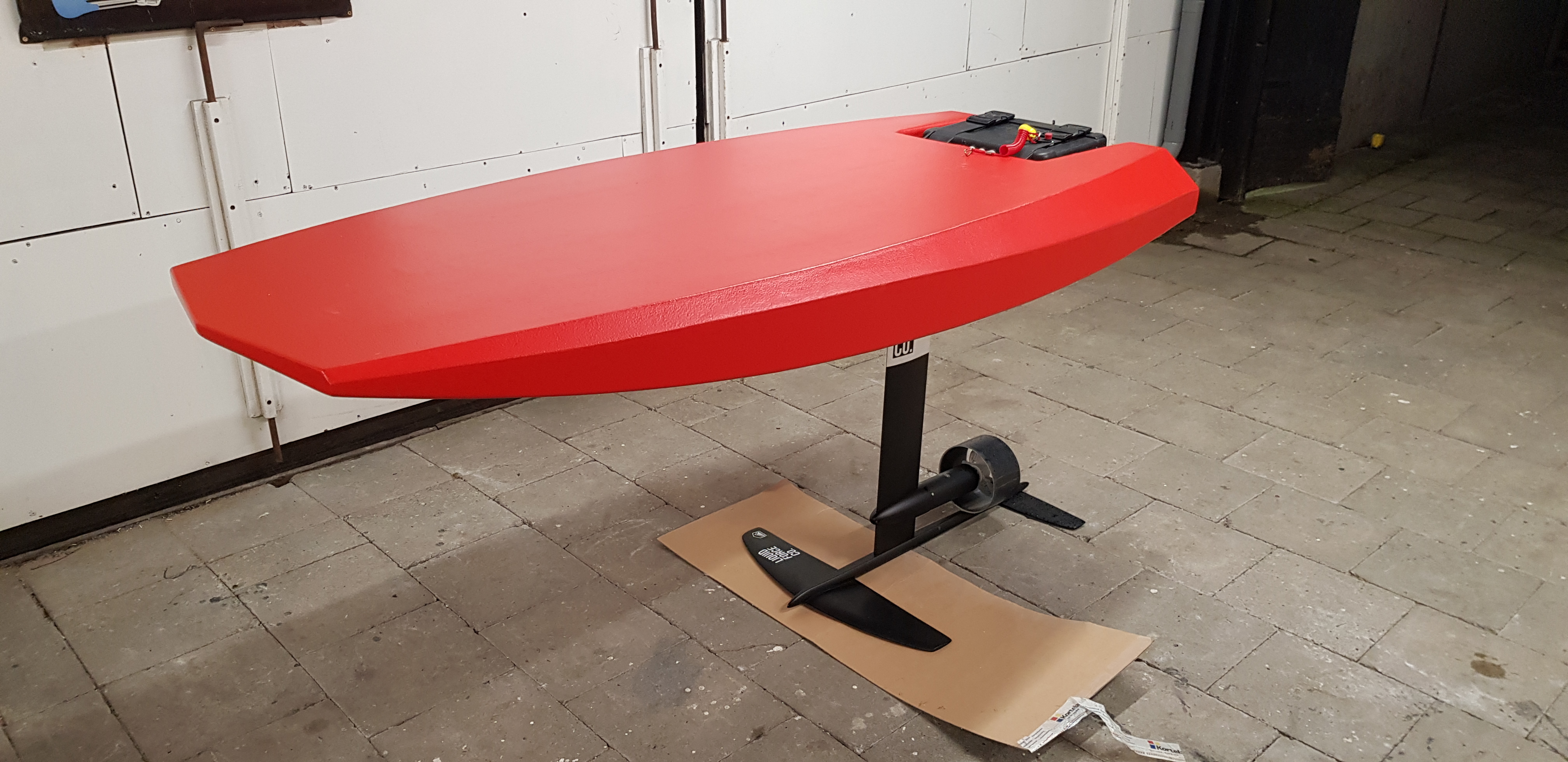 Three in one (board) Builds Electric Hydrofoil Builders