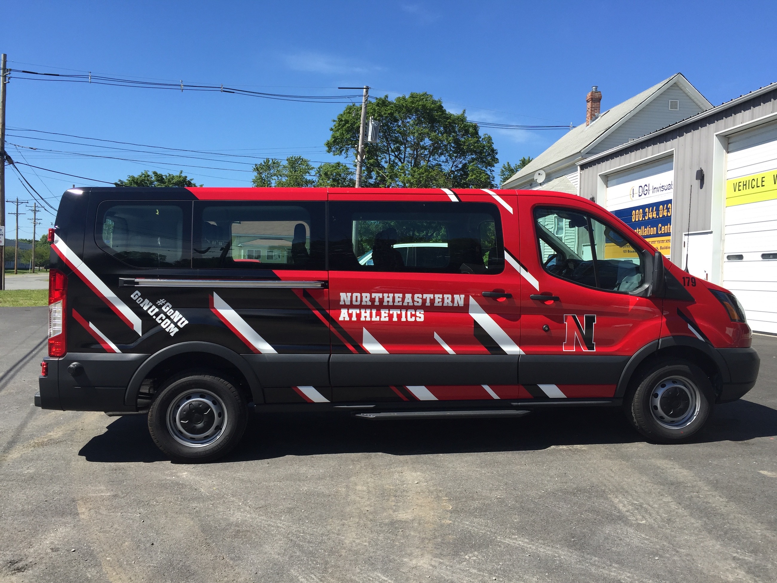How Does a Professional Vehicle Wrapping Service Work Vehicle Wraps