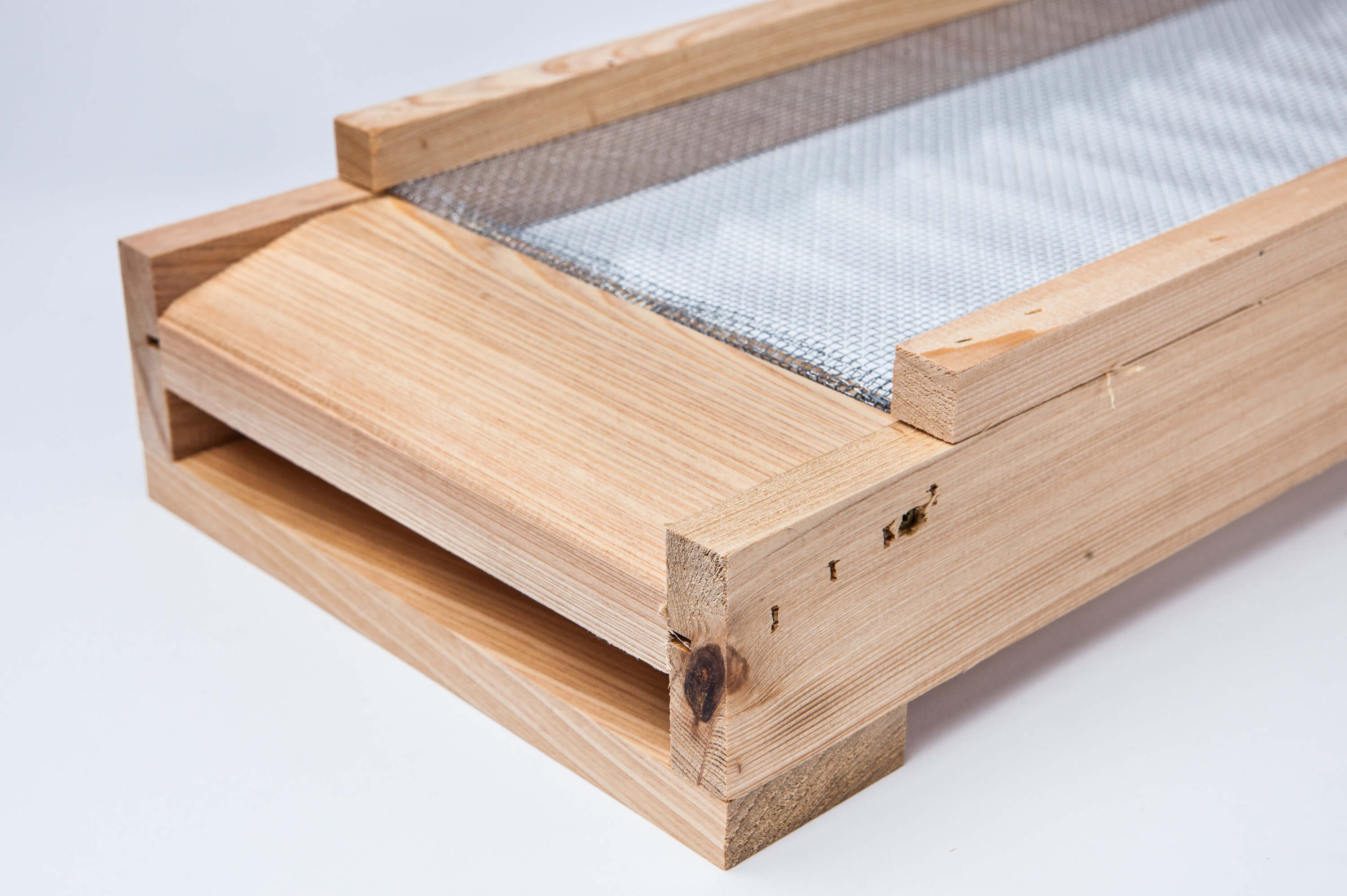 Original Freeman Beetle Trap Bottom w/Tray 8 Frame Heartwood