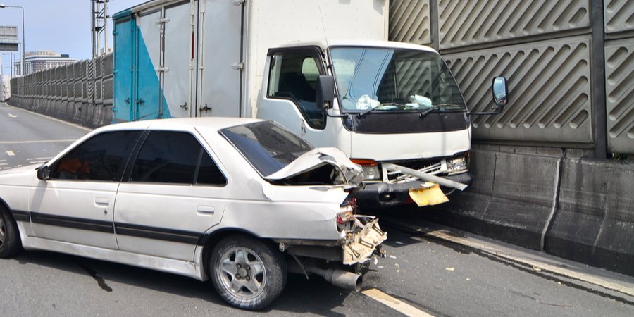 Truck Accident Claims and Compensation Elissa I. Henry